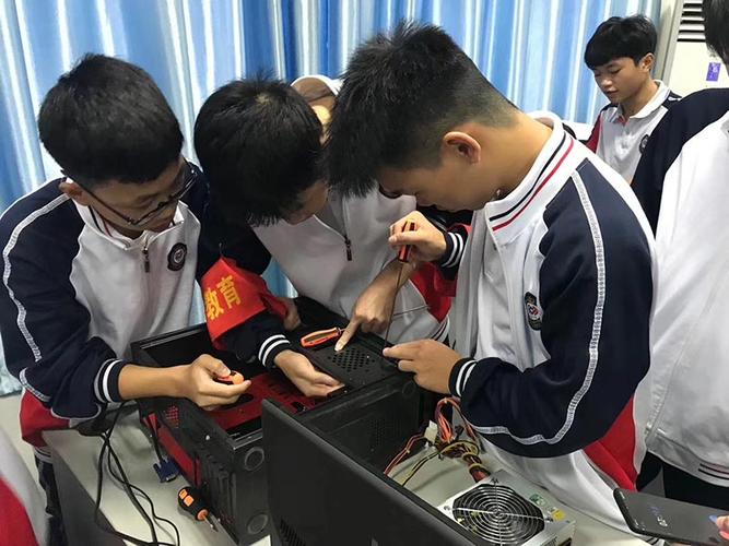 網(wǎng)絡(luò)技術(shù)相關(guān)專業(yè)知識,施工,管理,運(yùn)維等能力和 web前后端開發(fā)能力